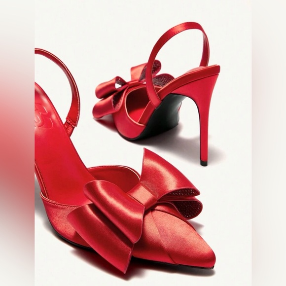 Red Bow Heels - Picture 3 of 4